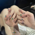 Patch per unghie finte per manicure artigianali Valstrend, applicazione facile e naturale, design elegante e dettagliato.
