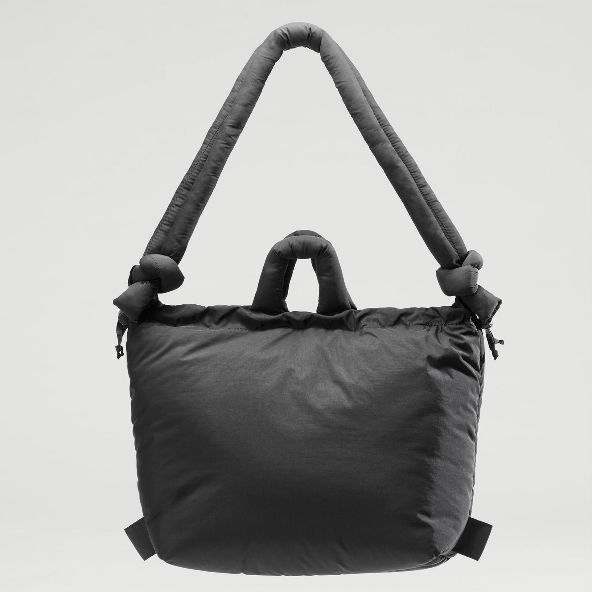 Borsa a tracolla in nylon Valstrend, stile fashion down, con dettagli eleganti e pratici, ideale per uso quotidiano.