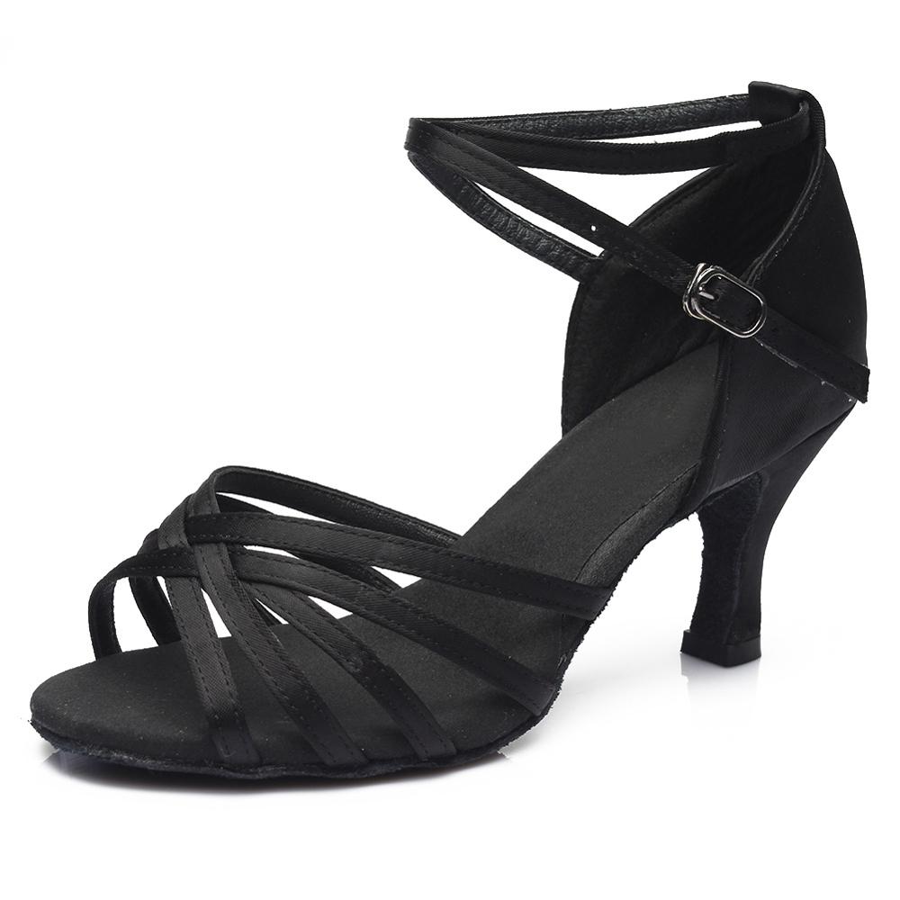 Scarpe da ballo latino satin indoor Valstrend, modello con suola liscia, colore nero e design elegante per danza latina.