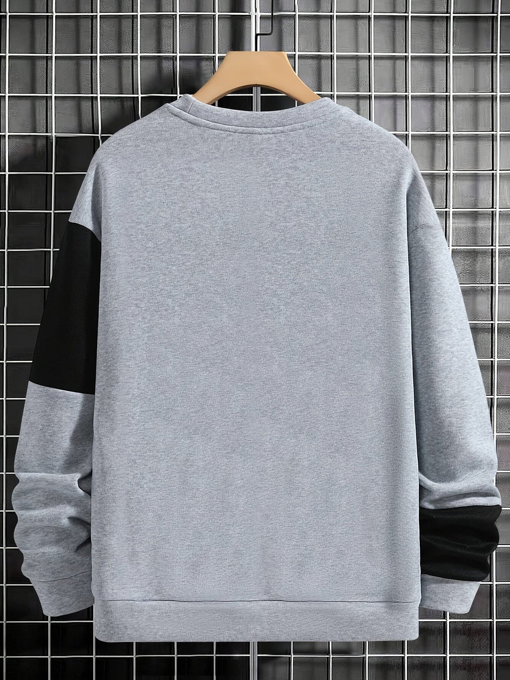 Felpa uomo Valstrend a blocchi di colori, maniche lunghe, stile casual e trendy per primavera e autunno, vista frontale.
