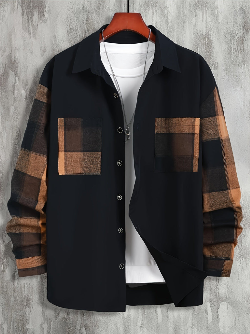Camicia da uomo casual a quadri con taschino, maniche lunghe, collo e bottoni, marca Valstrend, stile classico e comodo.