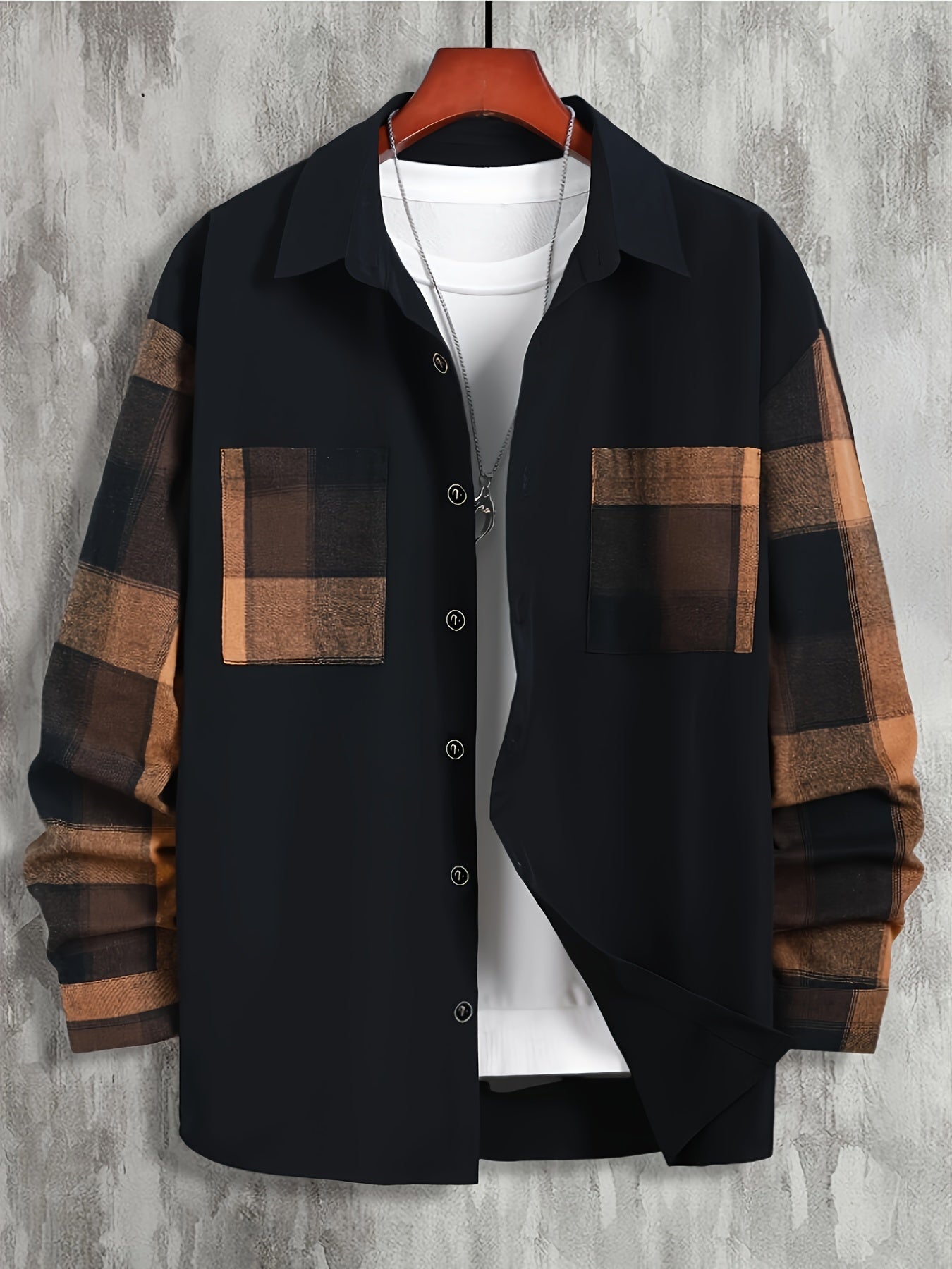 Camicia da uomo casual a quadri con taschino, maniche lunghe, collo e bottoni, marca Valstrend, stile classico e comodo.