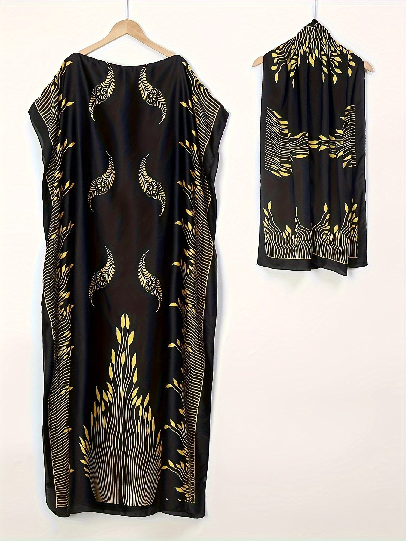 Vestito lungo estivo Valstrend con stampa tribale, maniche a batwing, scollo a barca e foulard, vestito largo da donna.