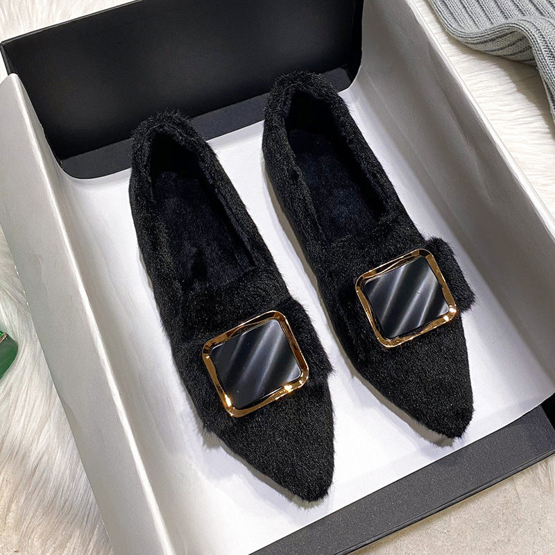 Scarpe femminili Valstrend con punta affusolata, grandi dimensioni, flat, eleganti e comode per ogni occasione.