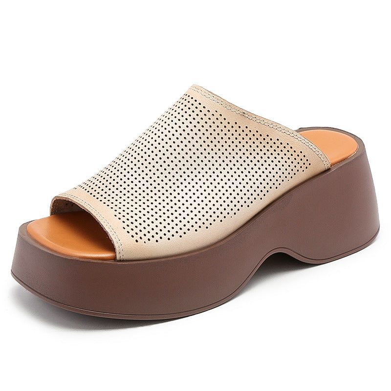Scarpe casual Valstrend in pelle bovina naturale, con suola platform a forma di bocca di pesce e design traforato retrò.