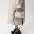 Borsa a spalla tote Valstrend Feeling Boston in tessuto con cuciture, design elegante e spazioso, vista frontale.