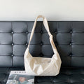 Borsa a tracolla casual in nylon di grande capacità con zip, colore nero, dettagli resistenti e tracolla regolabile, di Valstrend.