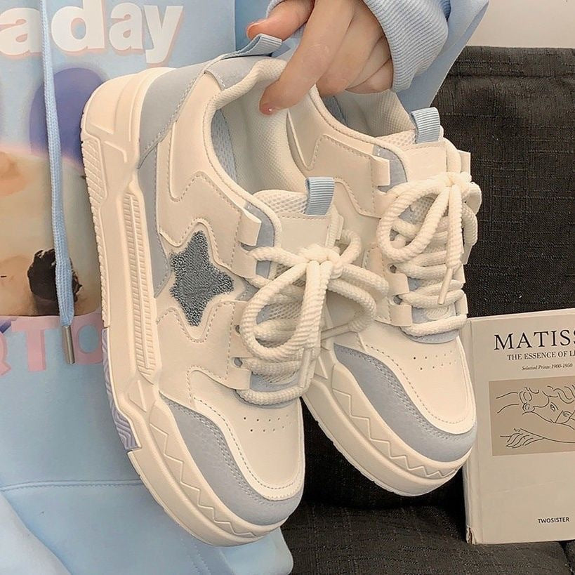 Scarpe da donna autunnali Valstrend in tela con design originale a stella, stile casual e comodo.