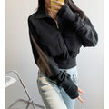 Maglione smanicato casual Valstrend con colletto stand-up e mezza zip, taglio slim, tessuto morbido e comodo.