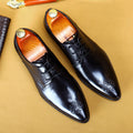 Scarpe da uomo Valstrend in pelle traspirante con punta affilata e motivo intagliato, scarpe formali eleganti per business.