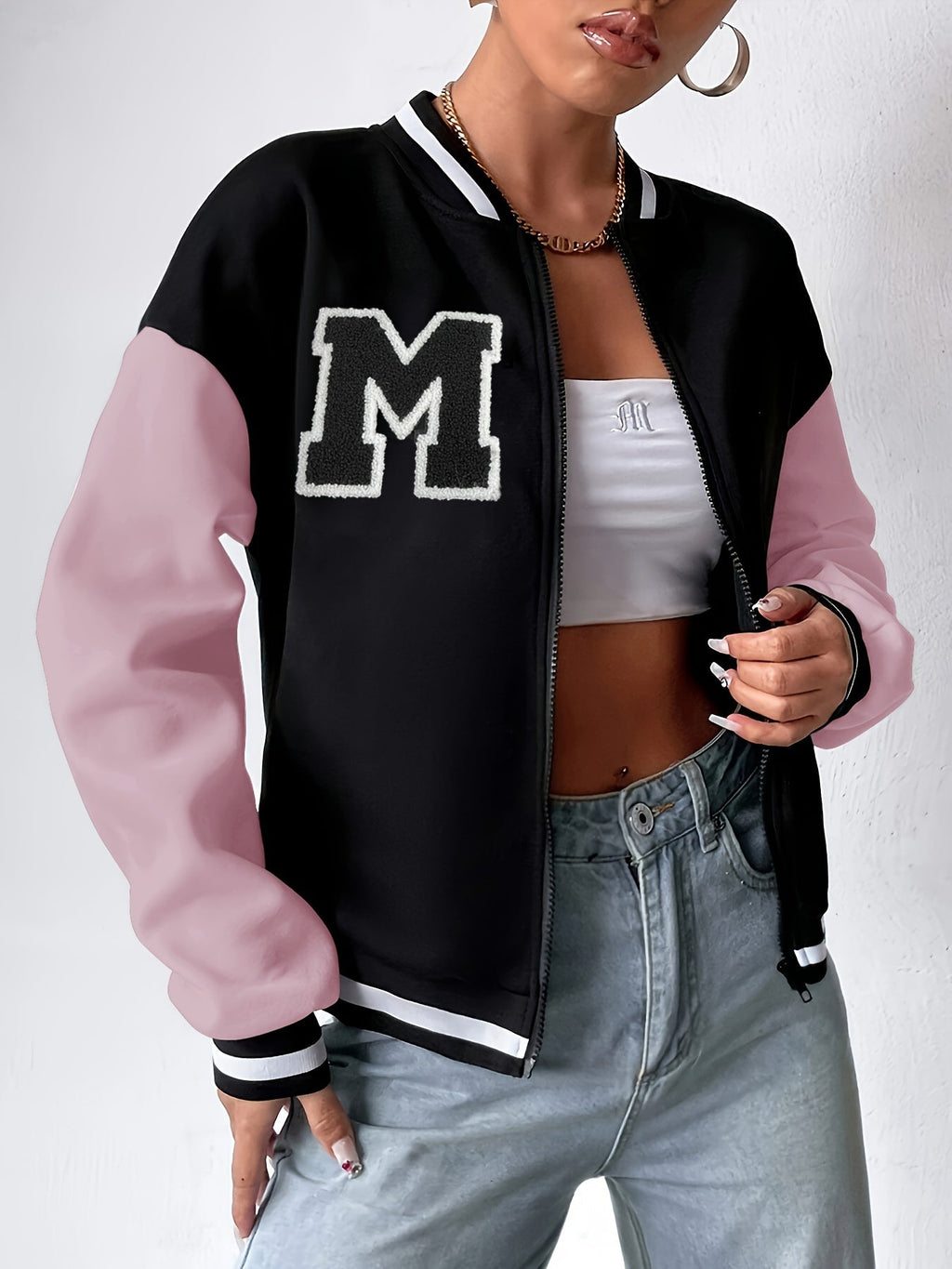 Giacca bomber donna Valstrend con dettagli a contrasto, lettere, blocchi di colore e zip, stile casual e oversize con spalle cadenti
