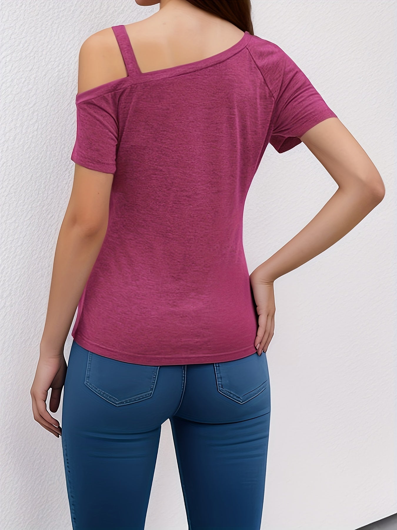 T-shirt asimmetrica con spalle scoperte e bottoni decorativi, maniche corte, casual estivo e primaverile per donna, Valstrend.