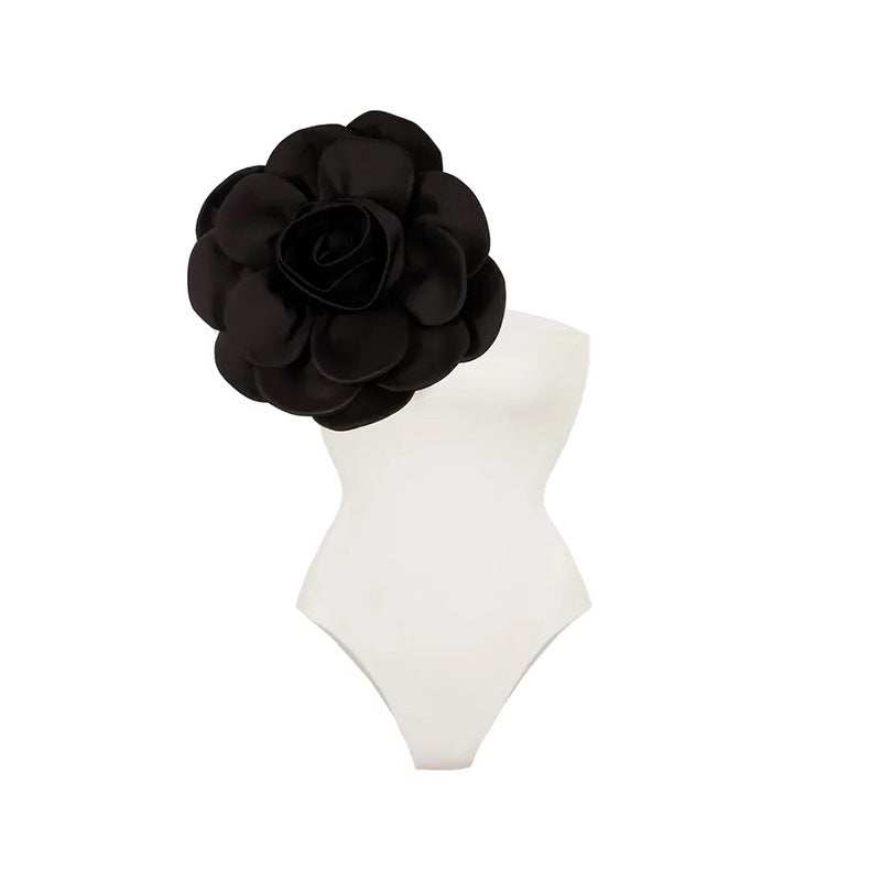 Costume intero donna Valstrend con grande stampa floreale, alta qualità, design abbinato e stile elegante per il mare.