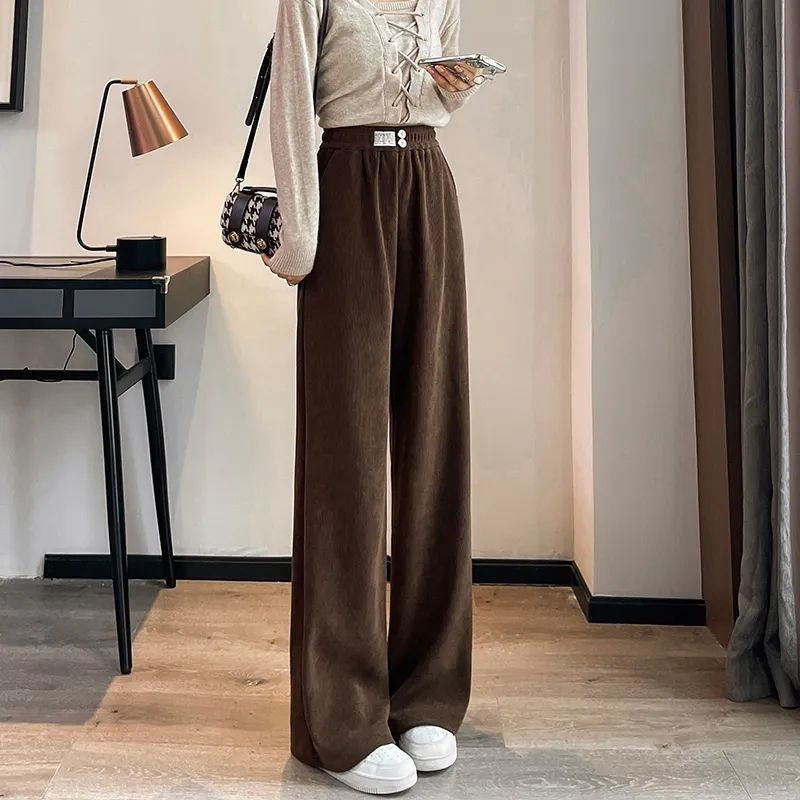 Pantaloni larghi donna in pelle di agnello spessa, ideali per autunno e inverno, colore marrone, stile casual e comodo.