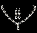 Collana da sposa Valstrend con perle e strass, gioielli per matrimonio, completa il look nuziale delle donne.
