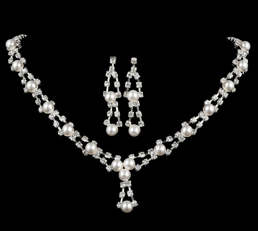 Collana da sposa Valstrend con perle e strass, gioielli per matrimonio, completa il look nuziale delle donne.