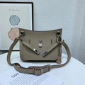 Borsa messenger in pelle bovina di prima qualità, stile europeo e americano, marca Valstrend, con dettagli in pelle naturale.