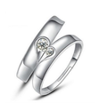 Anello da uomo e donna Valstrend in argento a forma di cuore con diamanti, simbolo di amore e matrimonio.
