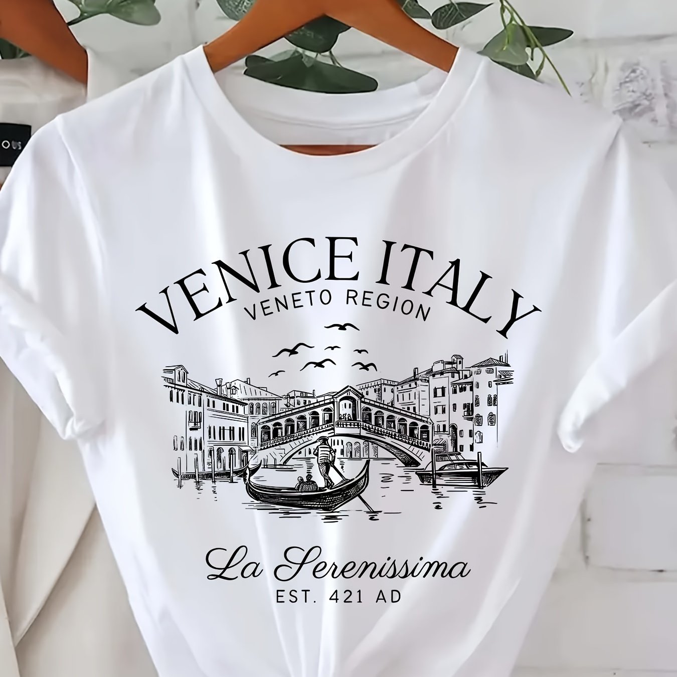 T-shirt donna Valstrend con stampa lettere Venezia Italia, maniche corte, collo rotondo, casual per primavera e estate.