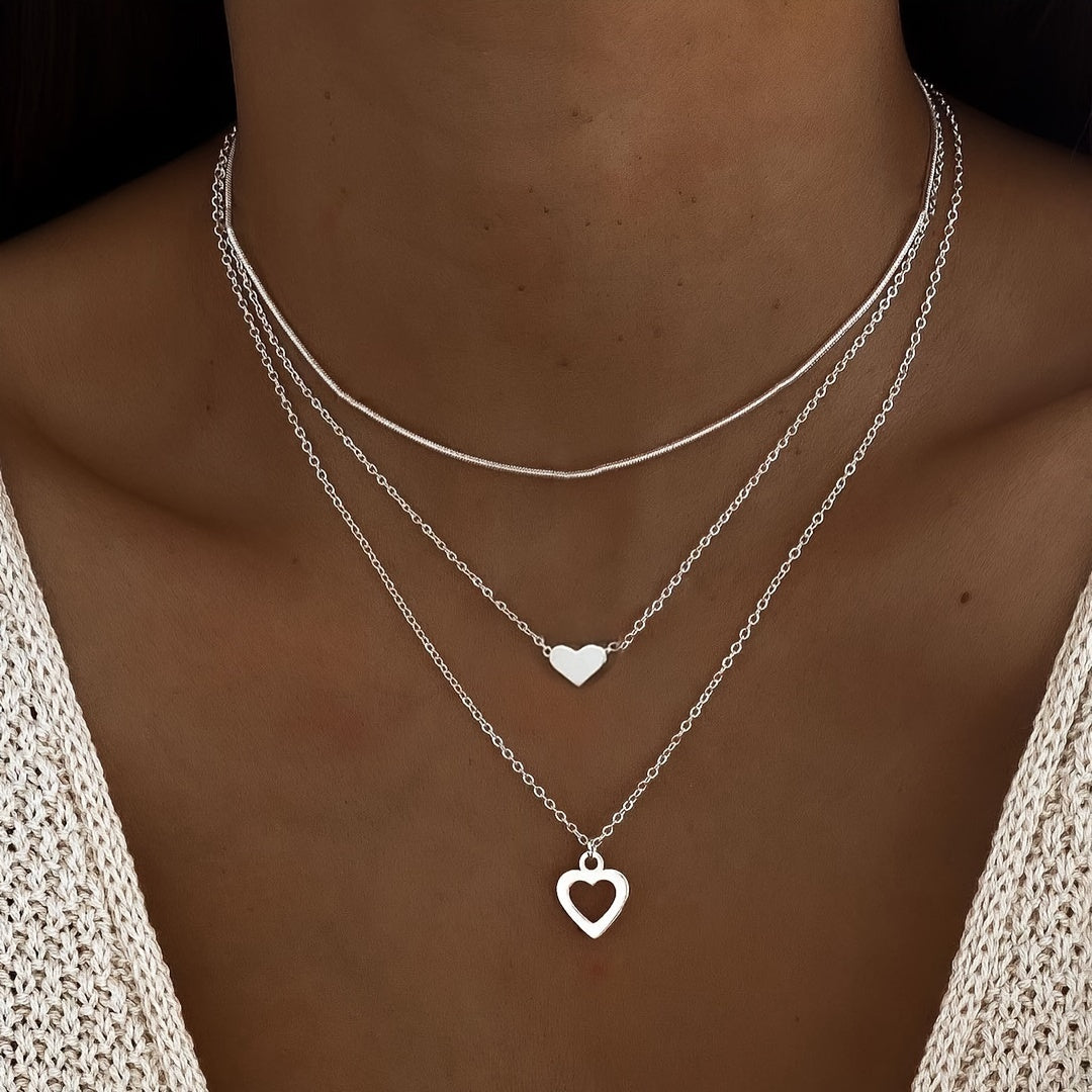 Collana con ciondoli a cuore a strati per donna, set da 3 pezzi in lega di zinco, stile semplice e vacanza, accessorio quotidiano e festivo