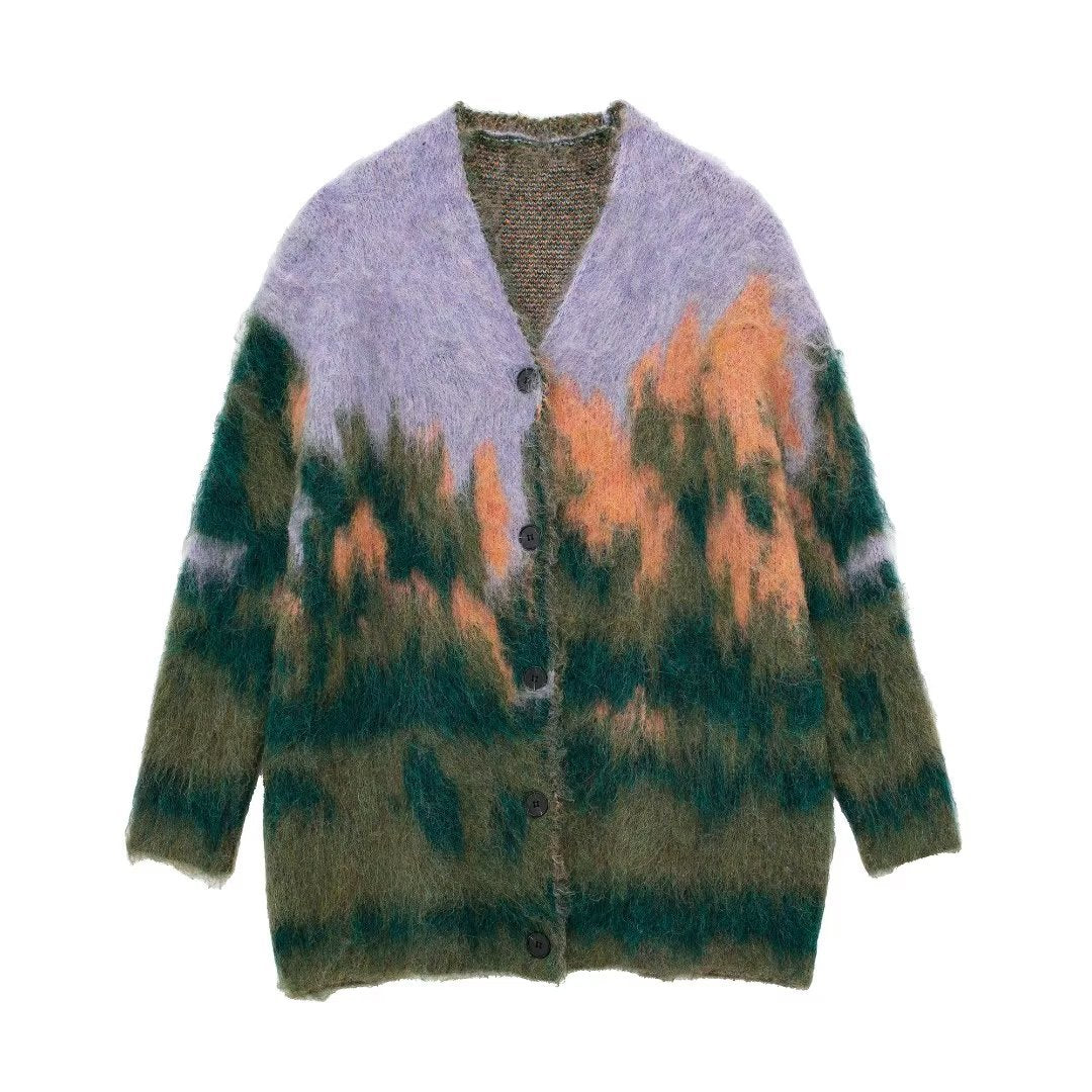 Maglione donna Valstrend con motivo paesaggio autunnale, tessuto morbido e vestibilità ampia, ideale per stagioni fresche.