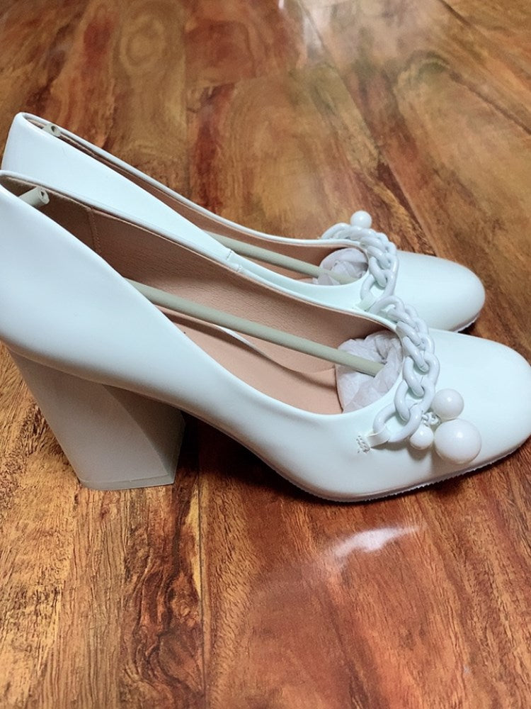 Scarpe eleganti da donna Valstrend in pelle patentata bianca con punta rovesciata e suola piatta, stile versatile e raffinato