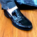 Scarpe da uomo in pelle lucida Valstrend, scarpe da business in vera pelle, stile elegante e professionale.