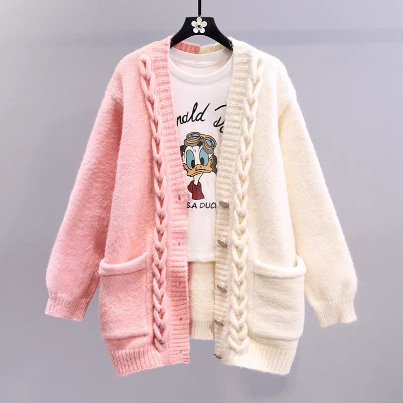 Maglione doppiopetto in patchwork a contrasto di colori, stile casual, marca Valstrend shop, dettaglio sartoriale e tessuto caldo
