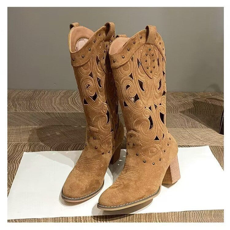 Stivali western cowboy Valstrend con tacco medio chunky, dettaglio ricamato, foro a V e design traforato, stile western femminile.