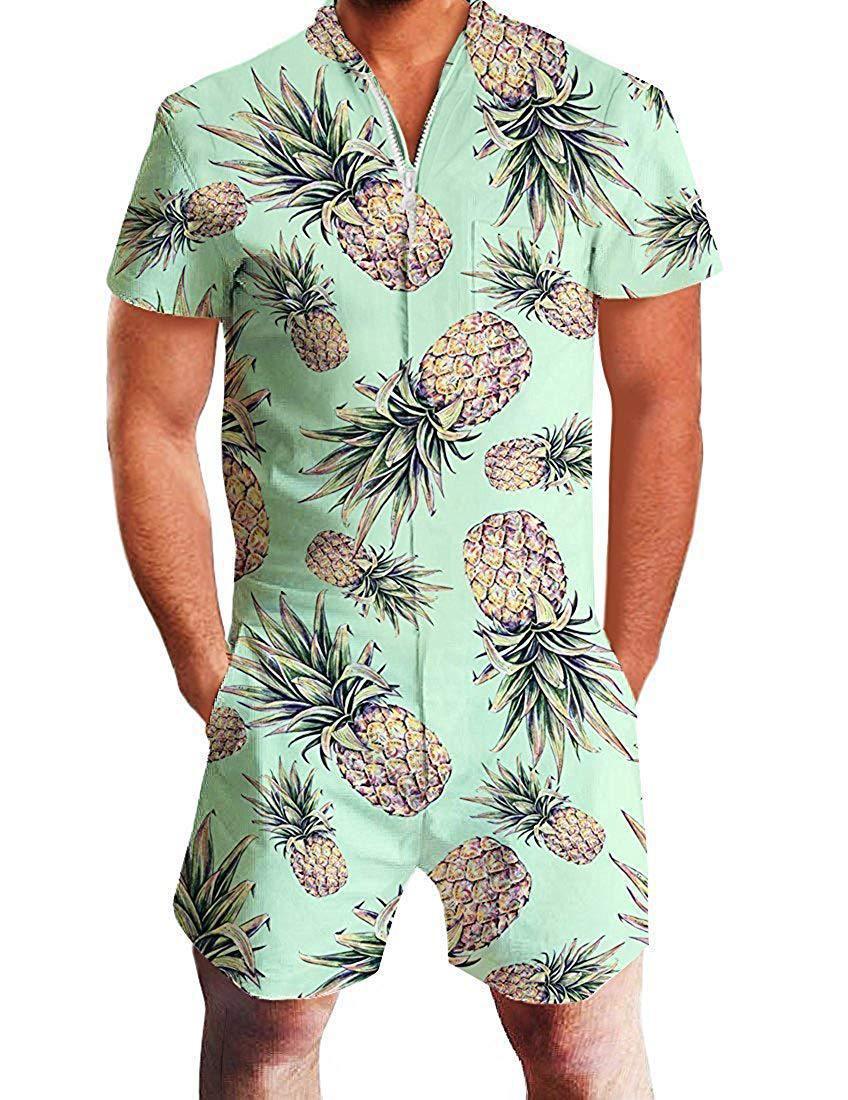 Tuta estiva con maniche corte e stampa ananas hawaiana, marca Valstrend shop, vista frontale, tessuto leggero e colorato.