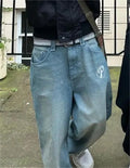 Jeans uomo Valstrend in stile streetwear, vita alta, stampa hip hop e look casual retro, moda fashion urbana.