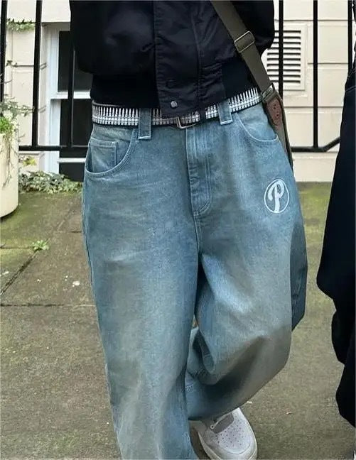 Jeans uomo Valstrend in stile streetwear, vita alta, stampa hip hop e look casual retro, moda fashion urbana.