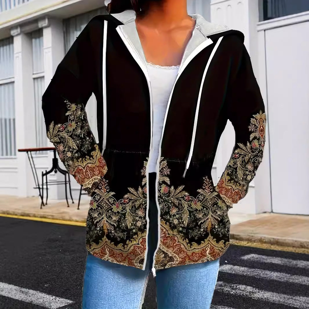 Cappotto etnico con cappuccio e taglia grande da donna Valstrend, stampa colorata e dettagli alla moda, vista frontale.