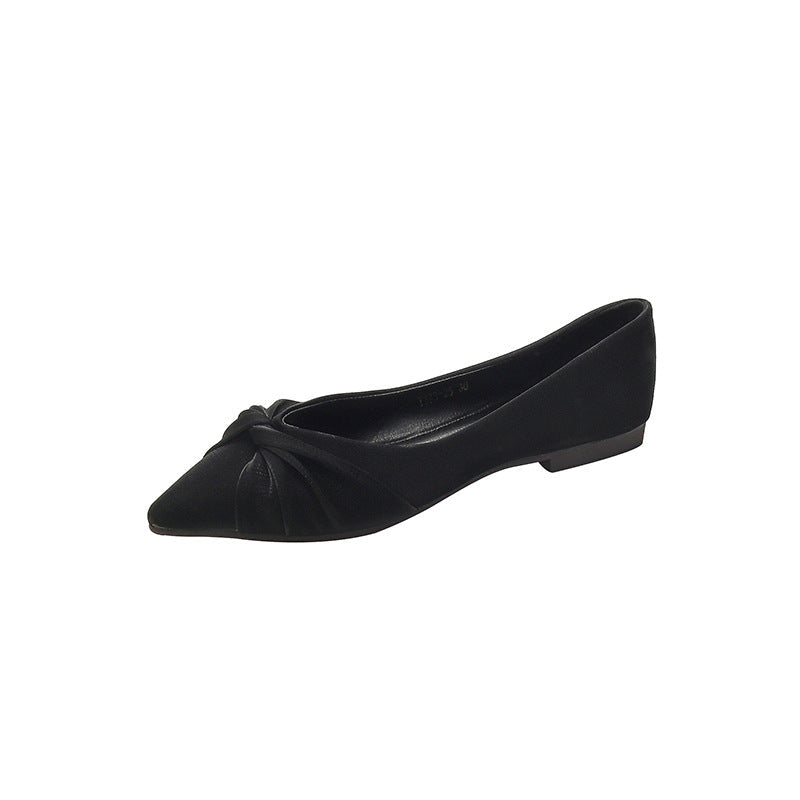 Décolleté piatte a punta da donna Valstrend, scarpe di moda con design elegante in pelle nera.