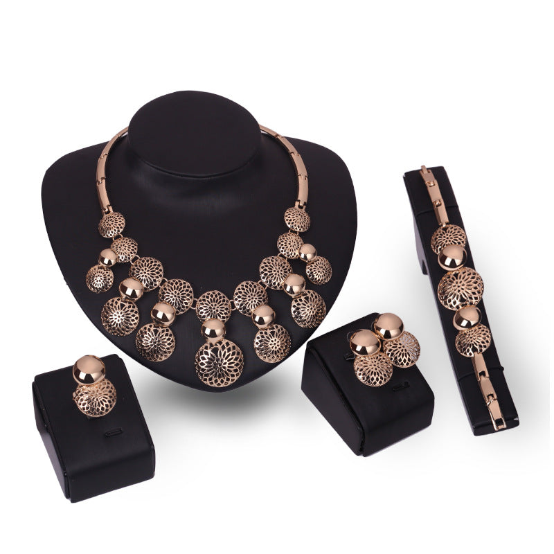 Set di gioielli da sposa coreani in lega con placcatura, quattro pezzi di gioielli eleganti e scintillanti, ideali per matrimoni e occasioni speciali