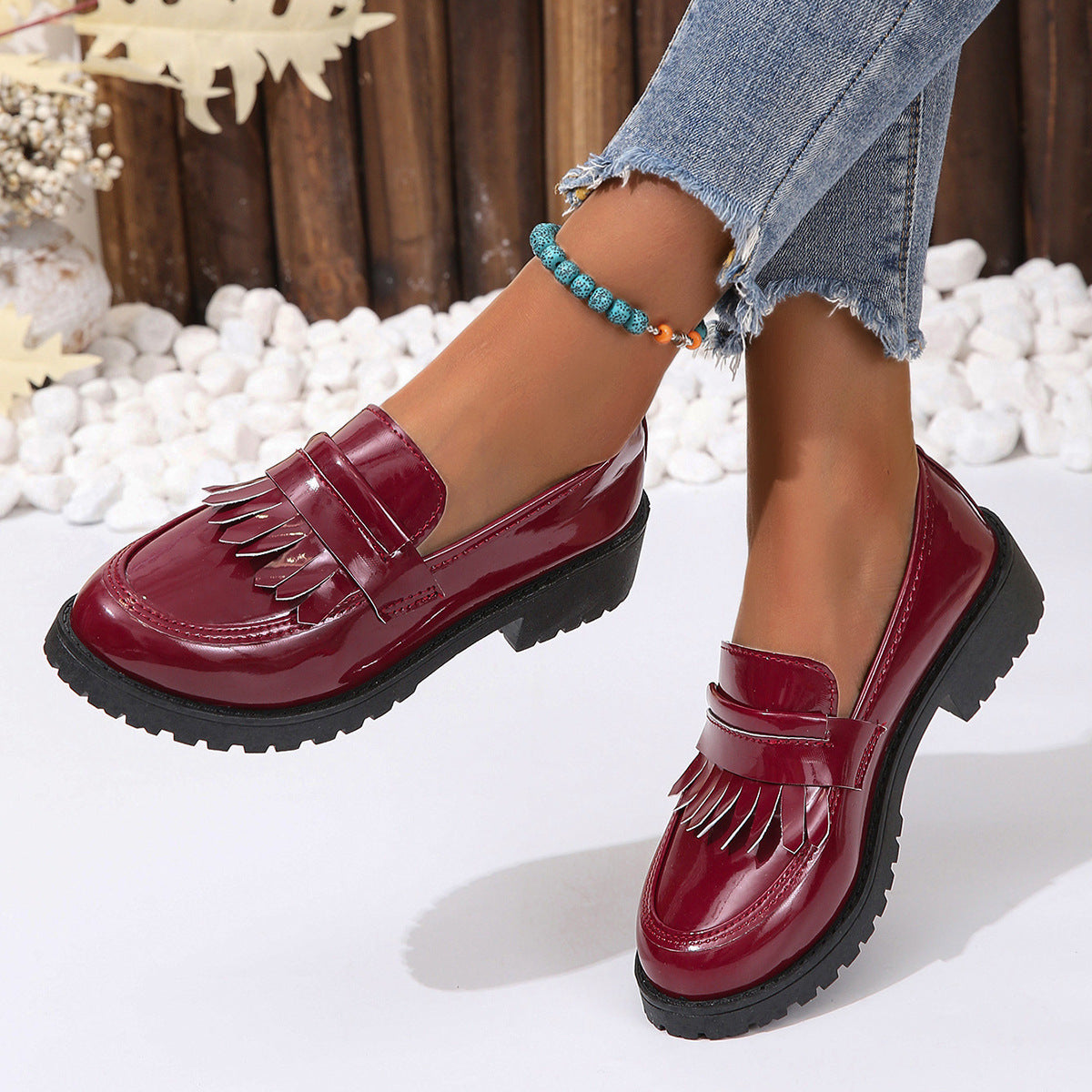 Scarpe da donna vintage in pelle patentata lucida, stile elegante e raffinato, ideale per look sofisticati by Valstrend Shop