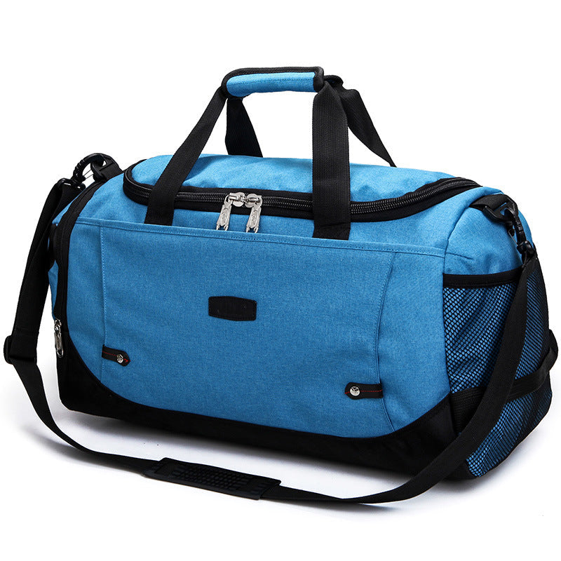 Grande borsa da viaggio Valstrend con ampia capacità, ideale per viaggi lunghi, in tessuto resistente e con manici robusti.