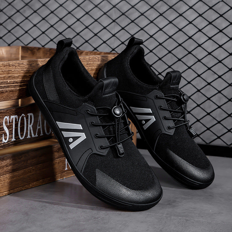 Scarpe traspiranti da uomo di taglia grande Valstrend, dettaglio visibile sul design e materiali comodi.