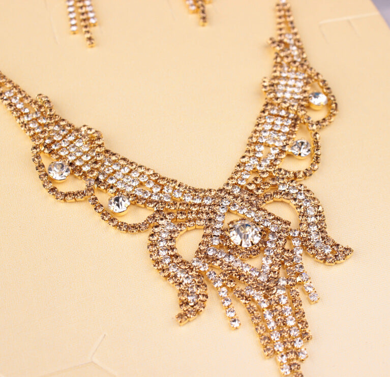 Set di collana e orecchini con farfalla europea e americana, gioielli da sposa Valstrend, basso prezzo e stile esagerato.