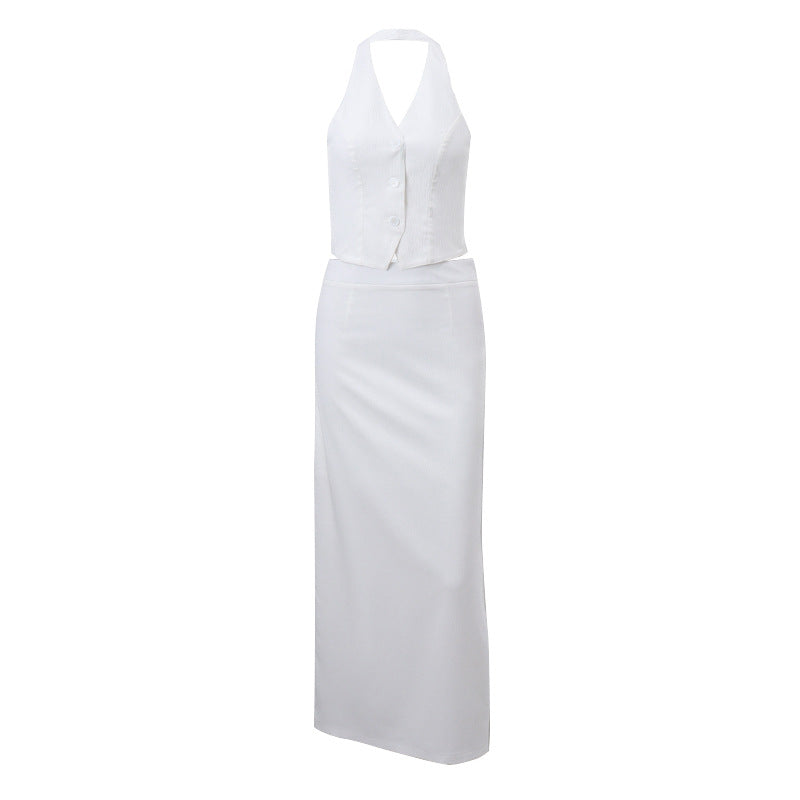 Completo da donna Valstrend: top halter con scollo a V e gonna con spacco a vita bassa, stile moda femminile.