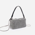 Borsa donna chic estiva Valstrend shop, con finiture lucide e design elegante, ideale per look estivi sofisticati.