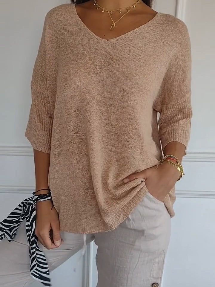 Maglietta donna Valstrend in maglia colorata, scollo a V, aderente e semplice, perfetta come base per vari look.