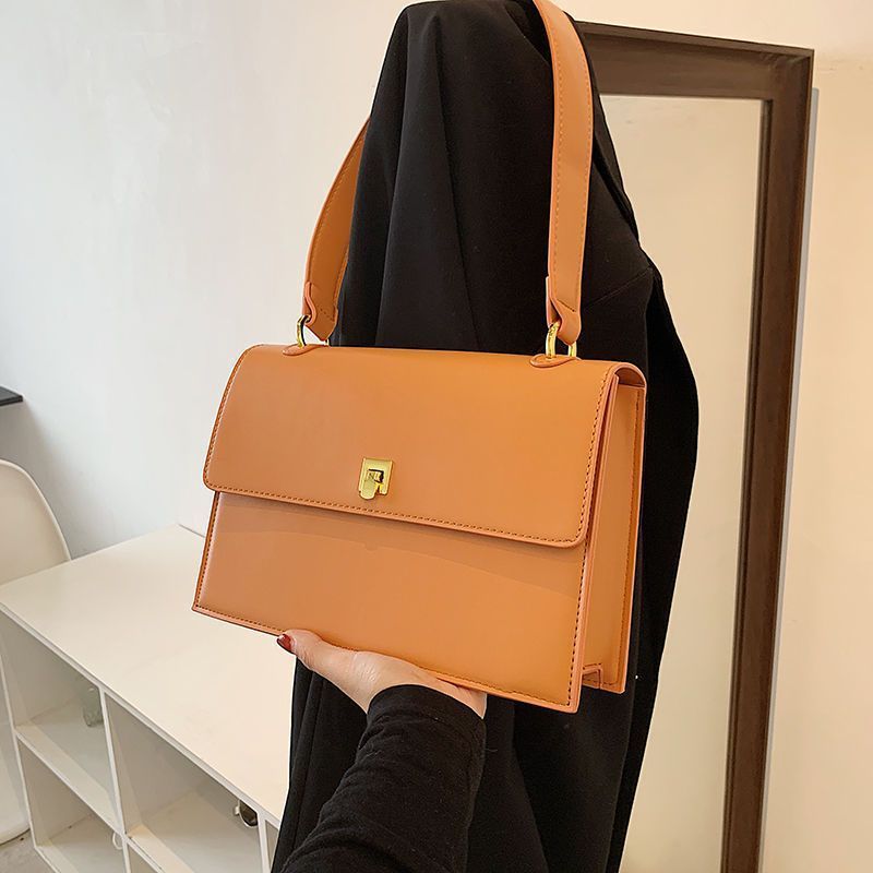 Borsa donna elegante Valstrend Shop, stile trendy e versatile, con dettagli moda, ideale per abbigliamento all-match.