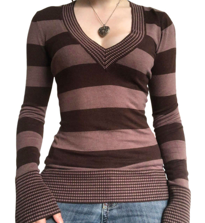 Maglione femminile a righe color pesca con colletto, maniche a campana strette e svasate, marca Valstrend.