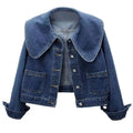 Cappotto in denim corto con colletto Peter Pan retrò da donna, stile vintage, blu chiaro, con tasche frontali e bottoni.