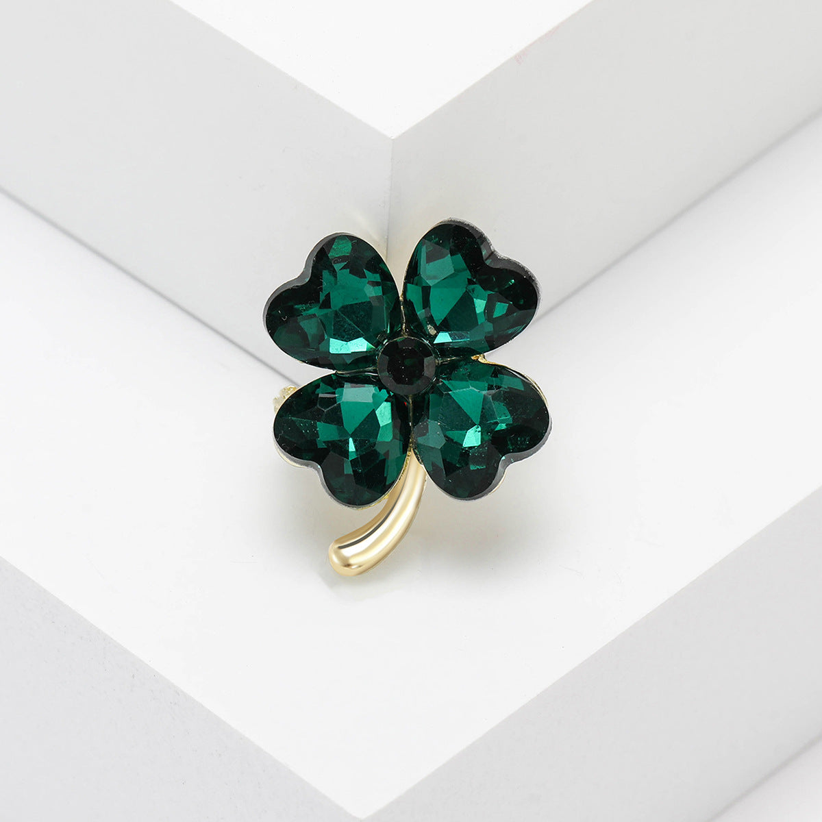 Spilla cuore a forma di quattro foglie con strass di cristallo, design semplice e compatto, marca Valstrend.
