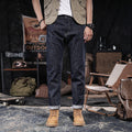 Pantaloni uomo American Straight Slim Valstrend, jeans lisci e allentati, stile originale con taglio dritto e vestibilità slim.