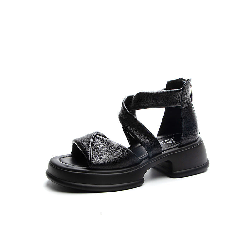 Sandali donna di grandi dimensioni Valstrend con suola morbida e comoda, ideali per comfort estivo e stile casual.