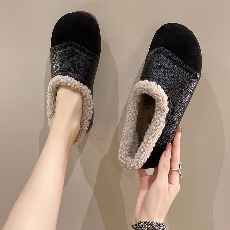 Scarpe femminili Valstrend con suola morbida in cotone e fodera in pile, comode e calde, con tendini di manzo visibili.
