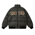 Cappotto in pelle da uomo Valstrend con applicazioni di lettere ricamate, stile moderno e dettagli eleganti.